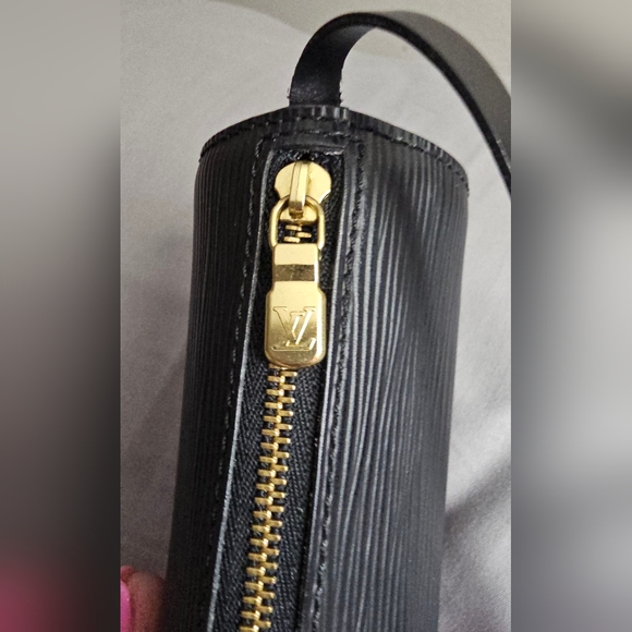 Louis Vuitton Black Epi Mini Papillon Pouchette - Picture 9 of 16